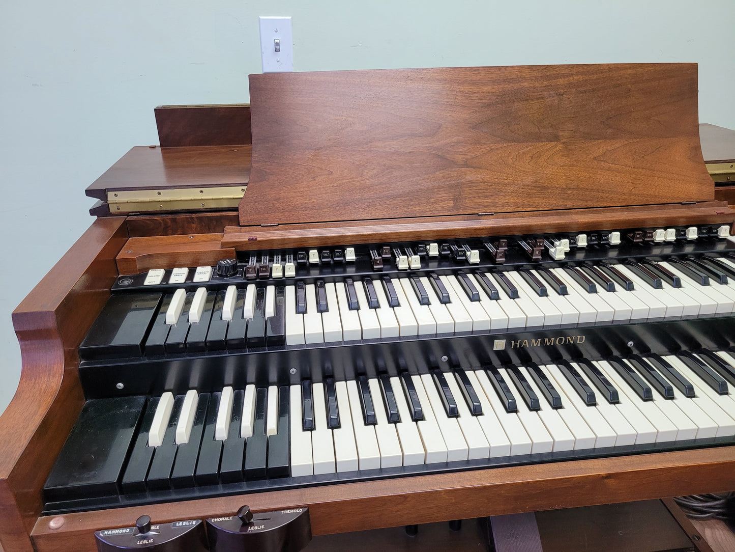 Hammond B3 organ 